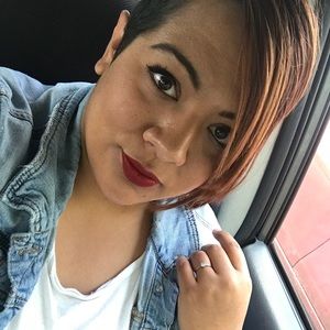 Meet your Posher, Alexis